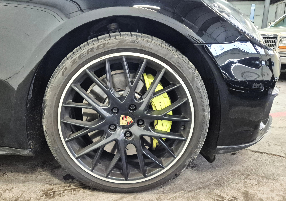 Porsche Panamera — 34