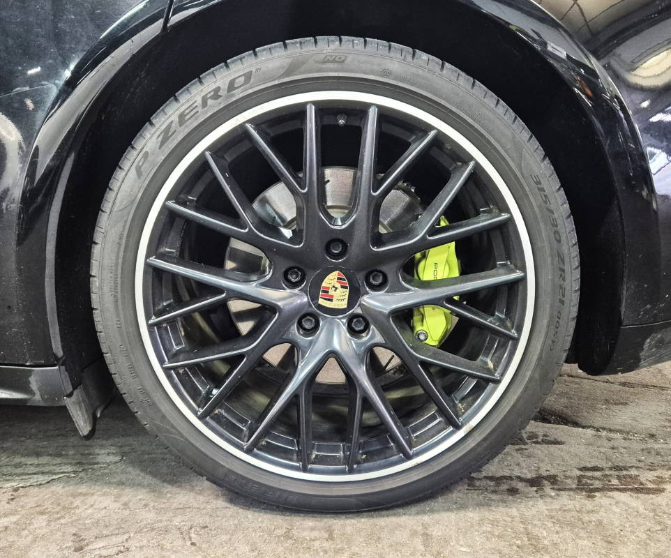 Porsche Panamera — 35