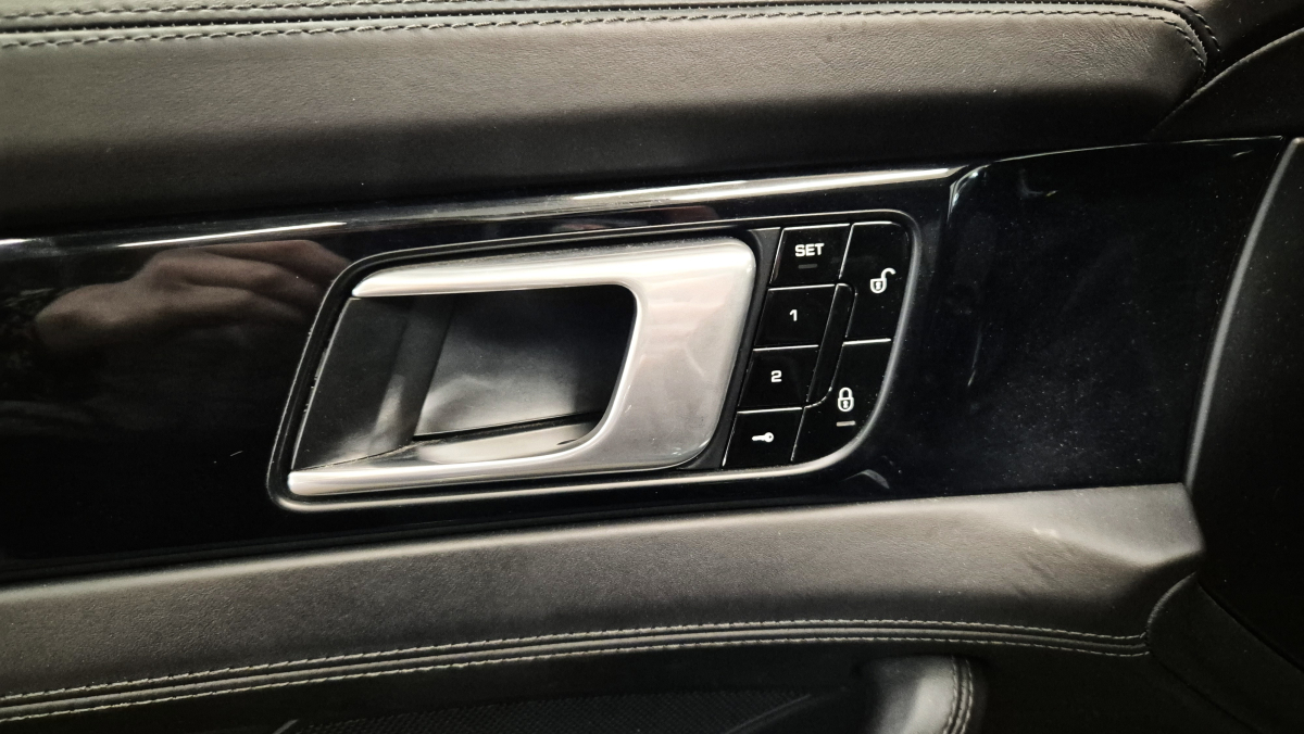 Porsche Panamera — 27