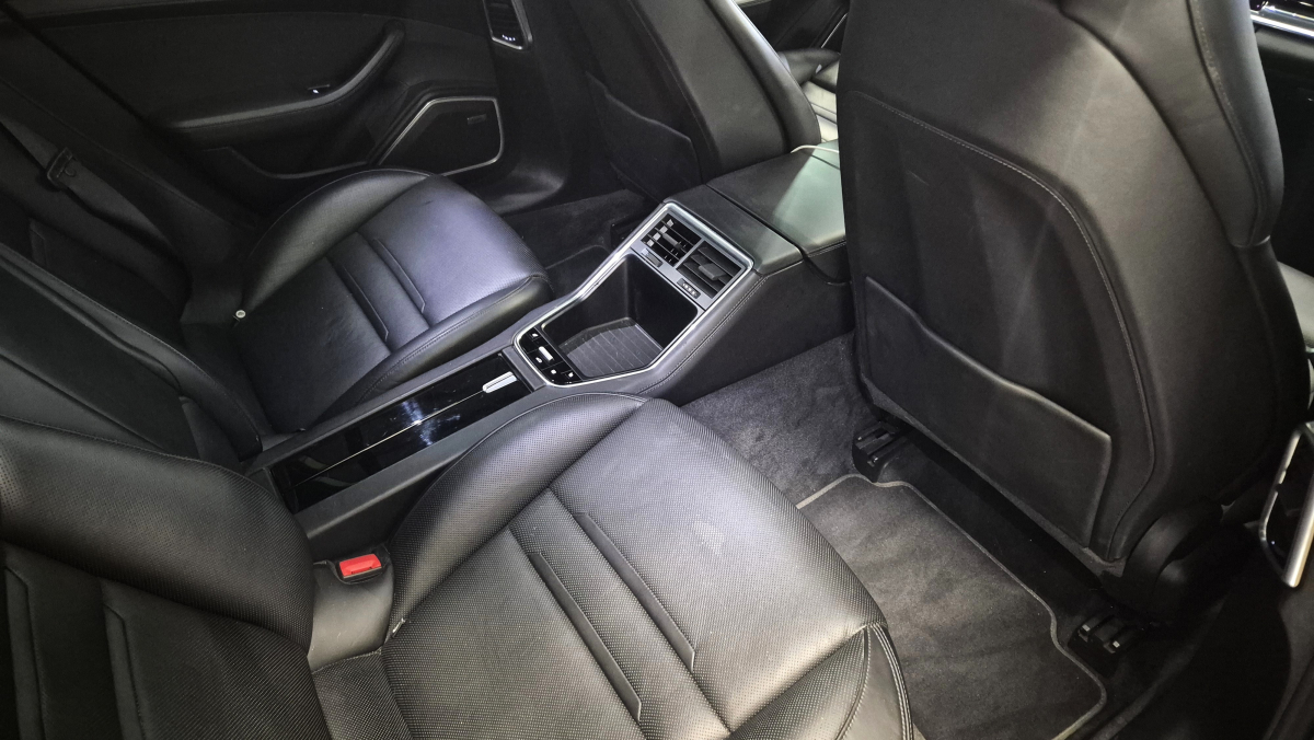 Porsche Panamera — 13