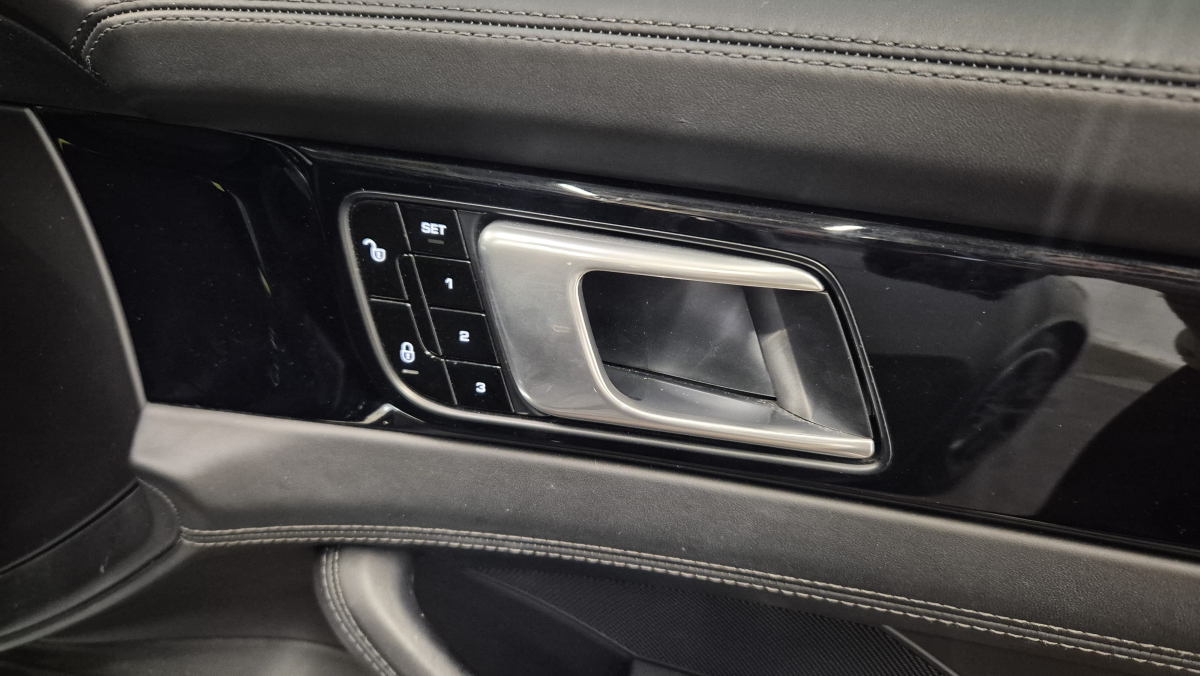 Porsche Panamera — 25