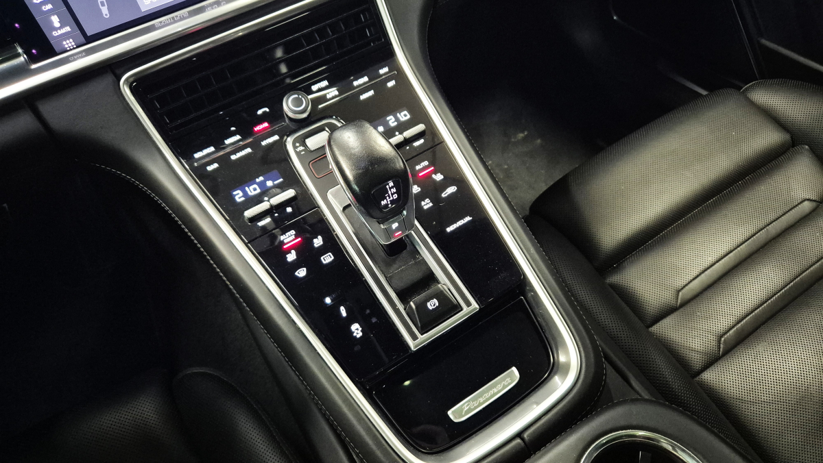 Porsche Panamera — 18