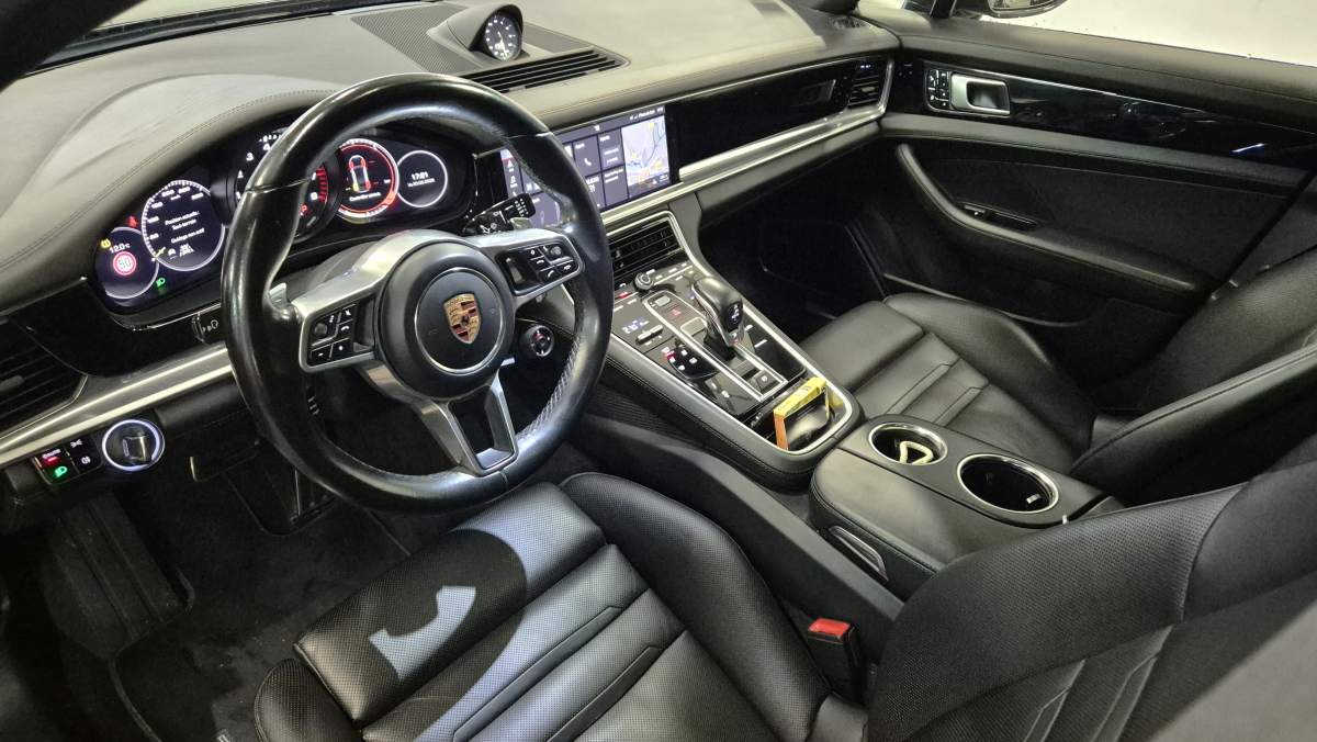 Porsche Panamera — 7