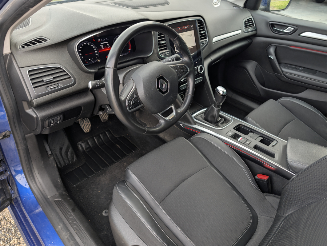 Renault Megane — 12