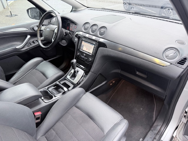 Ford S-Max — 13