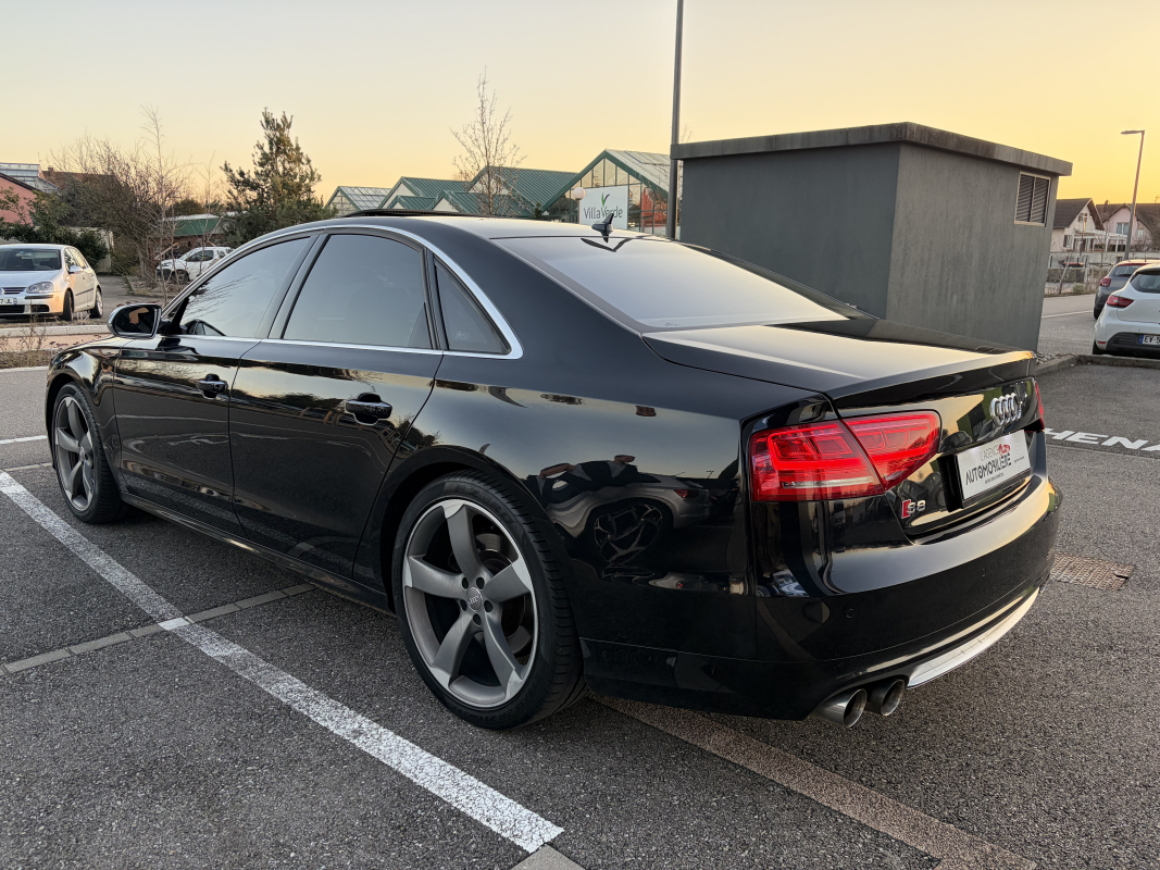 Audi S8 — 4