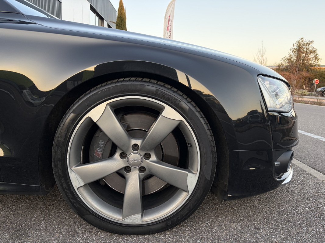 Audi S8 — 36