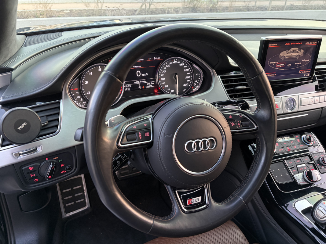 Audi S8 — 22