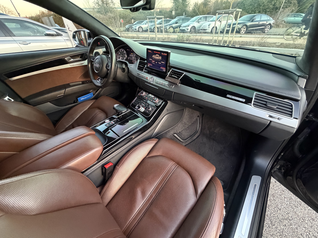 Audi S8 — 11