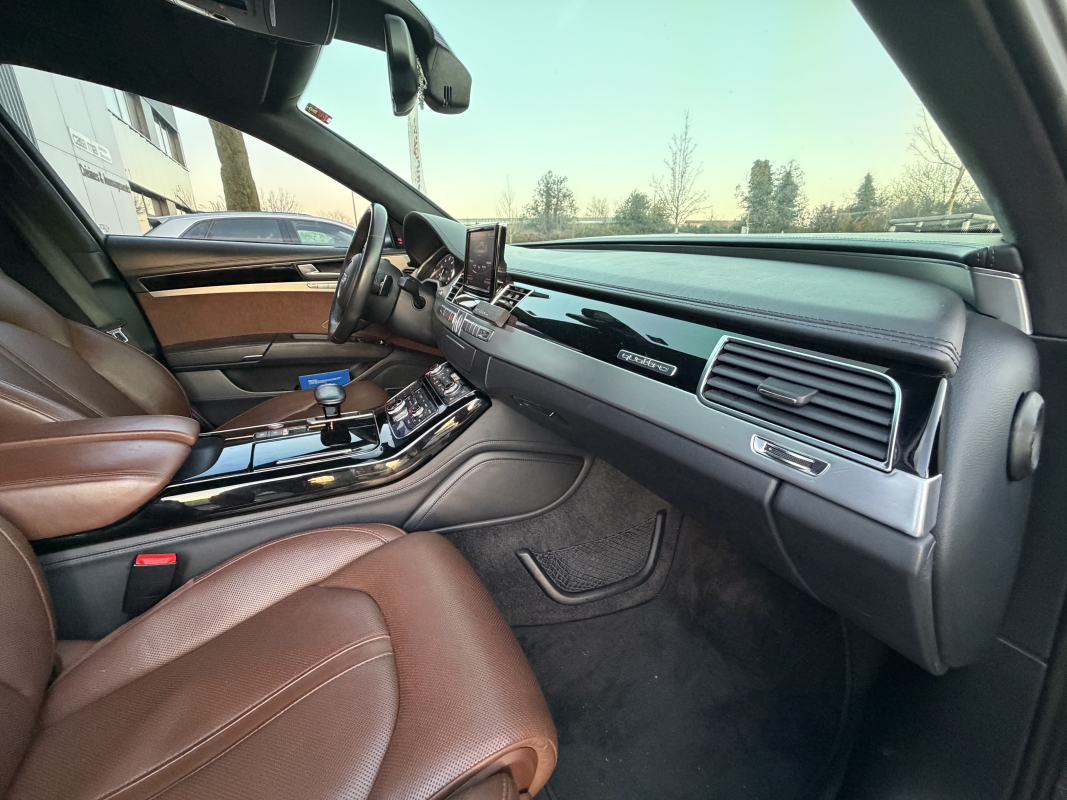 Audi S8 — 33
