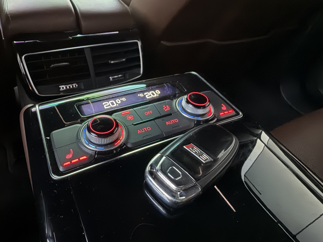 Audi S8 — 15