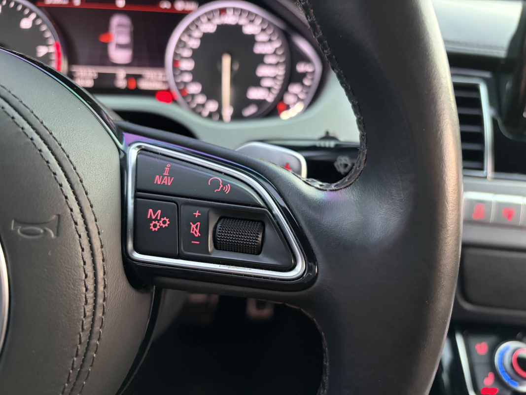 Audi S8 — 27