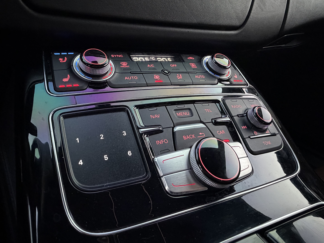 Audi S8 — 18
