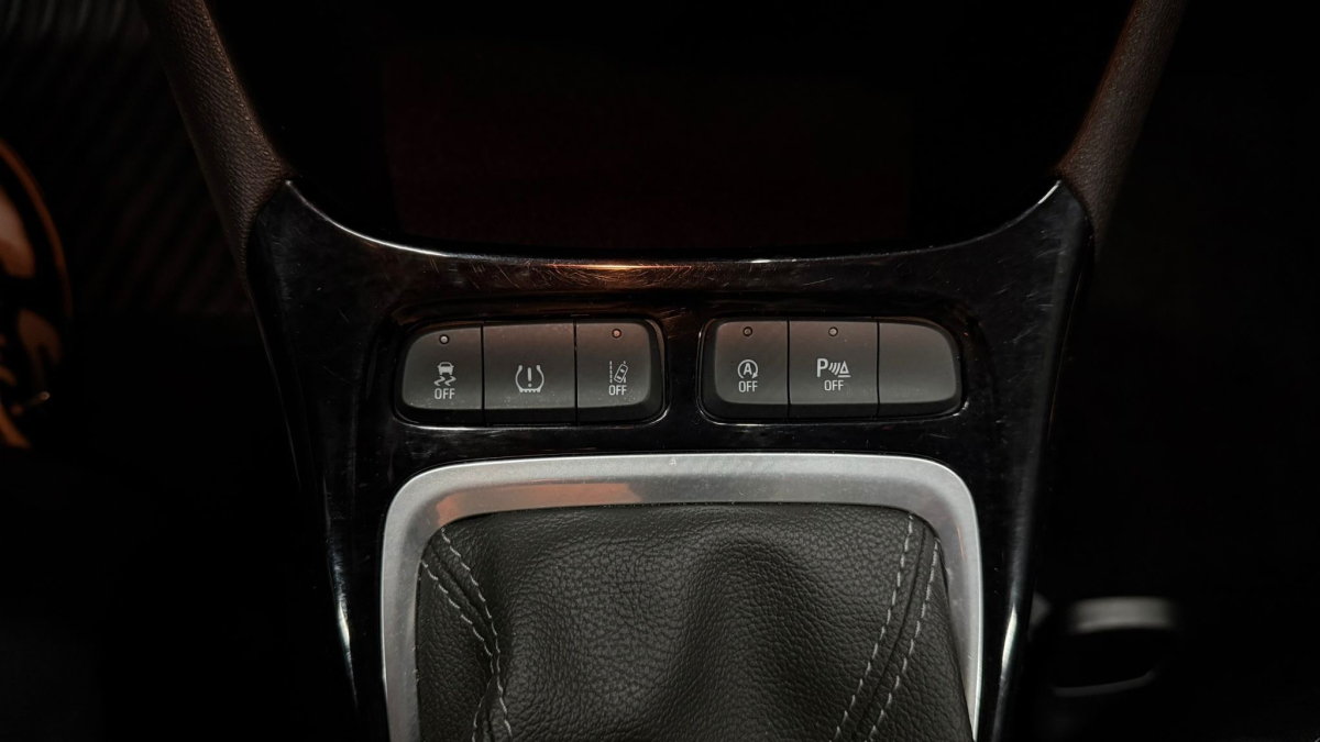 Opel Crossland x — 33