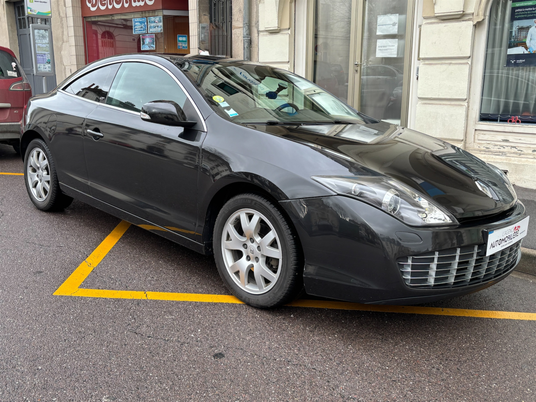 Renault Laguna Coupé — 3