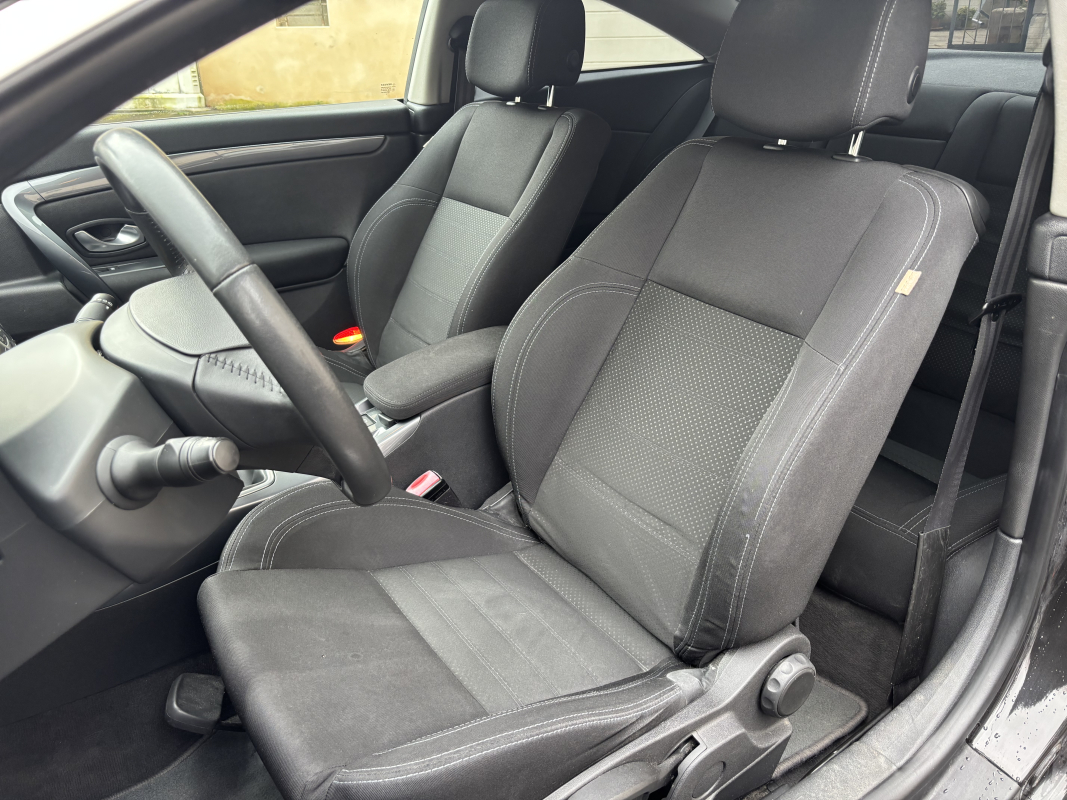 Renault Laguna Coupé — 8