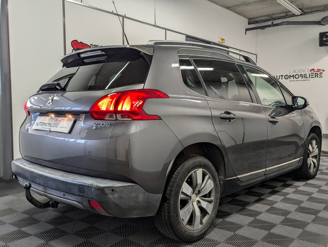 Peugeot 2008 — 4