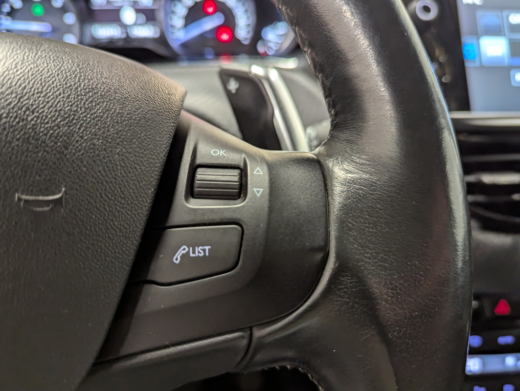 Peugeot 2008 — 17
