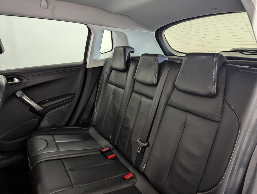 Peugeot 2008 — 14