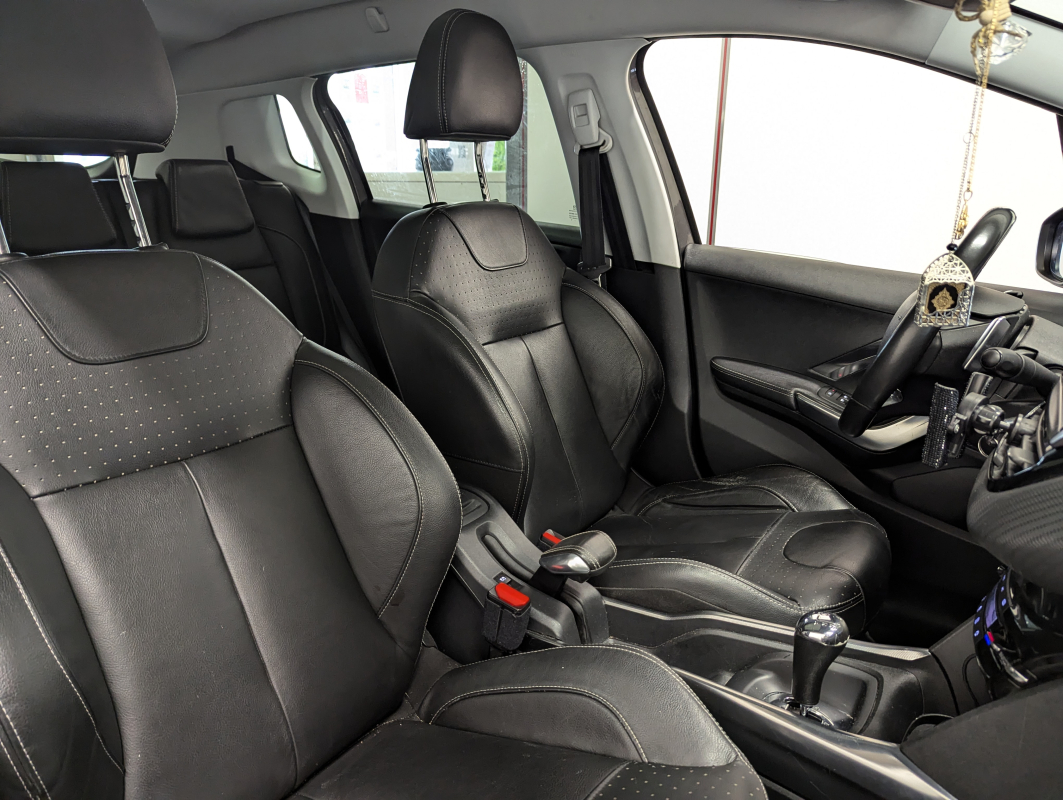 Peugeot 2008 — 10