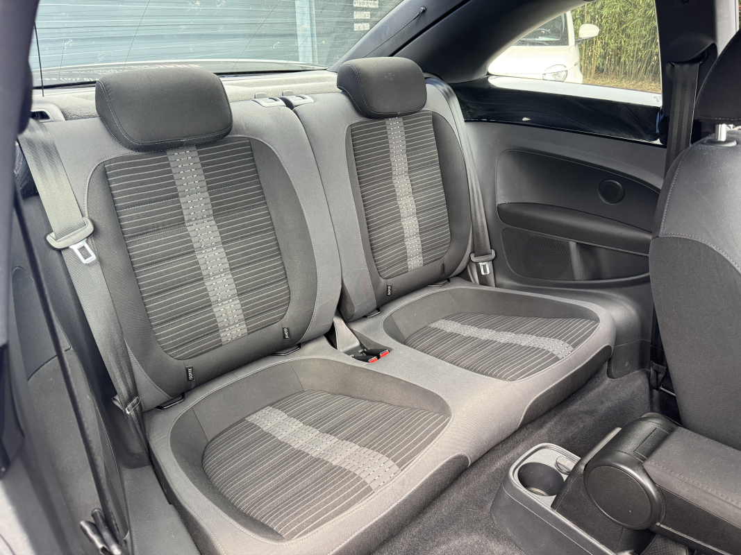 Volkswagen New beetle — 22