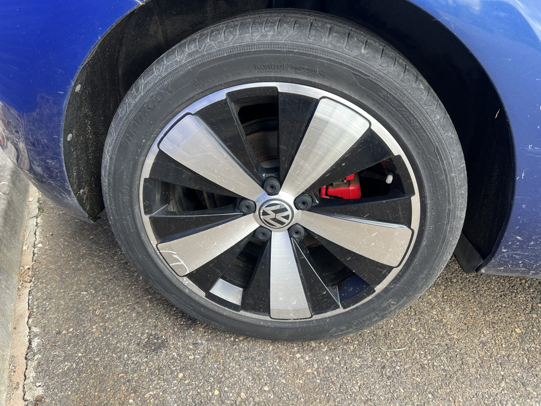 Volkswagen New beetle — 35
