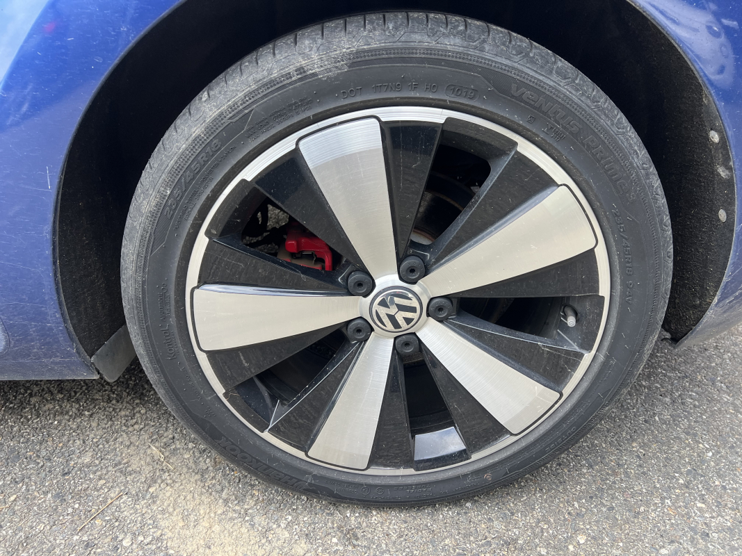 Volkswagen New beetle — 37