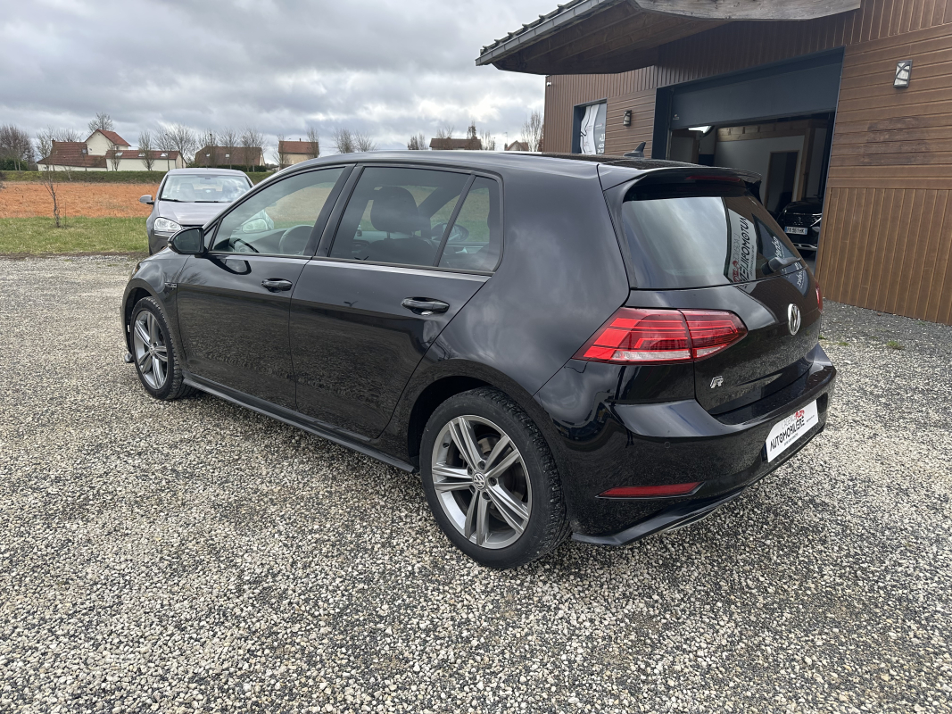 Volkswagen Golf — 3