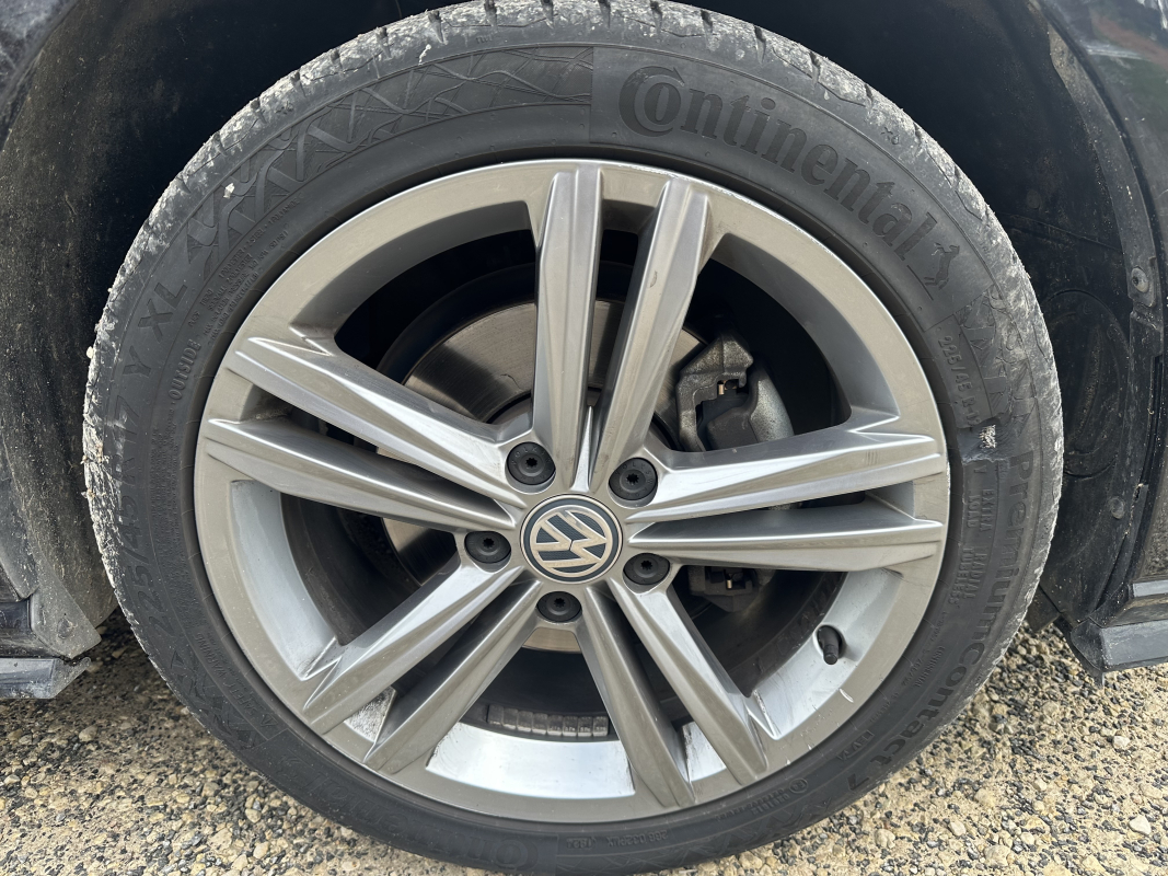 Volkswagen Golf — 16