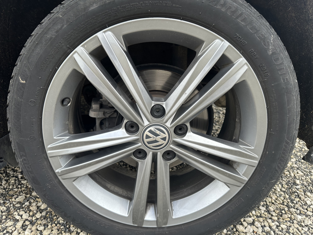 Volkswagen Golf — 17