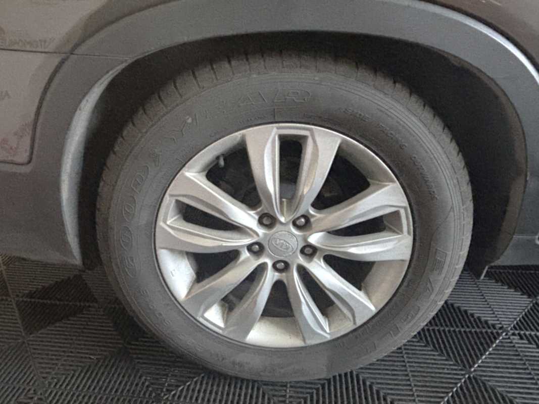Kia Sorento — 25