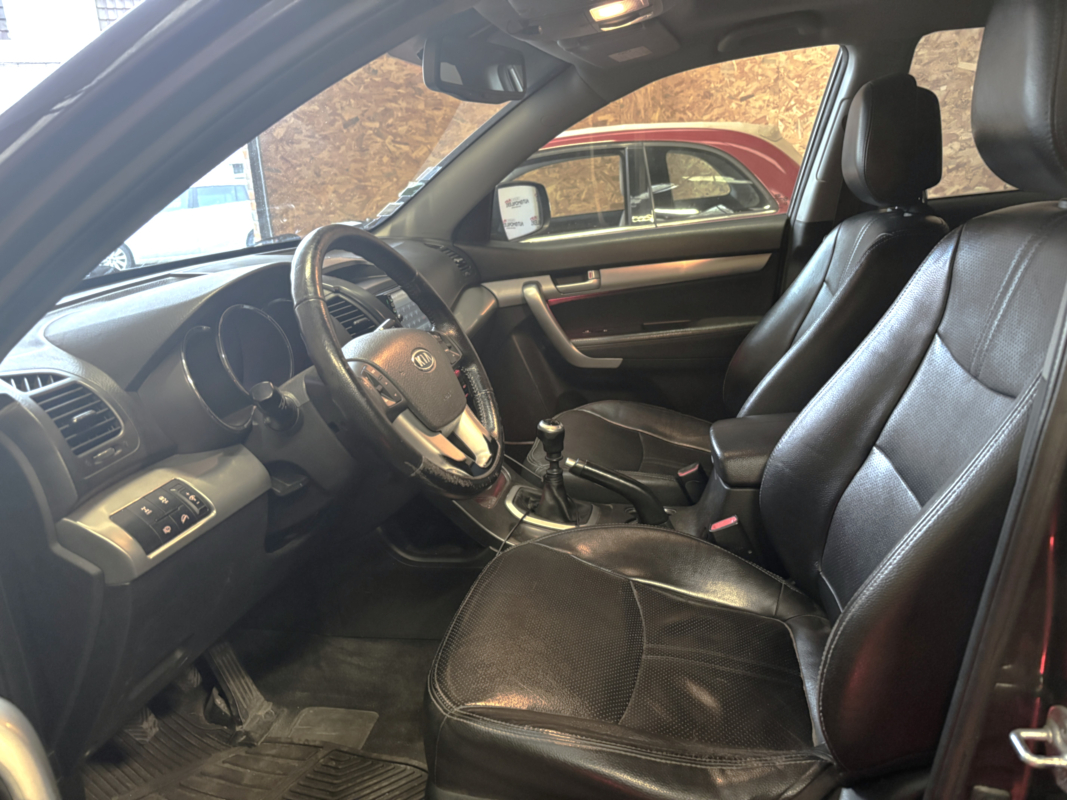 Kia Sorento — 8