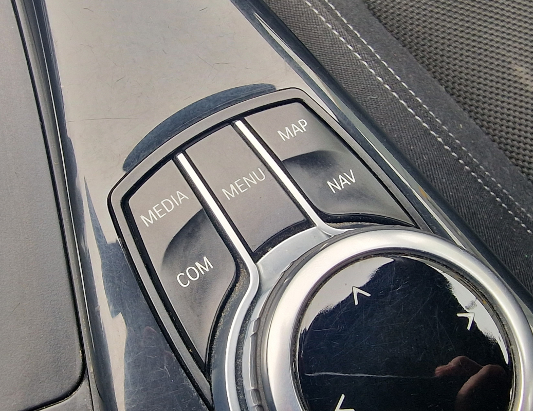 Bmw Série 1 — 12