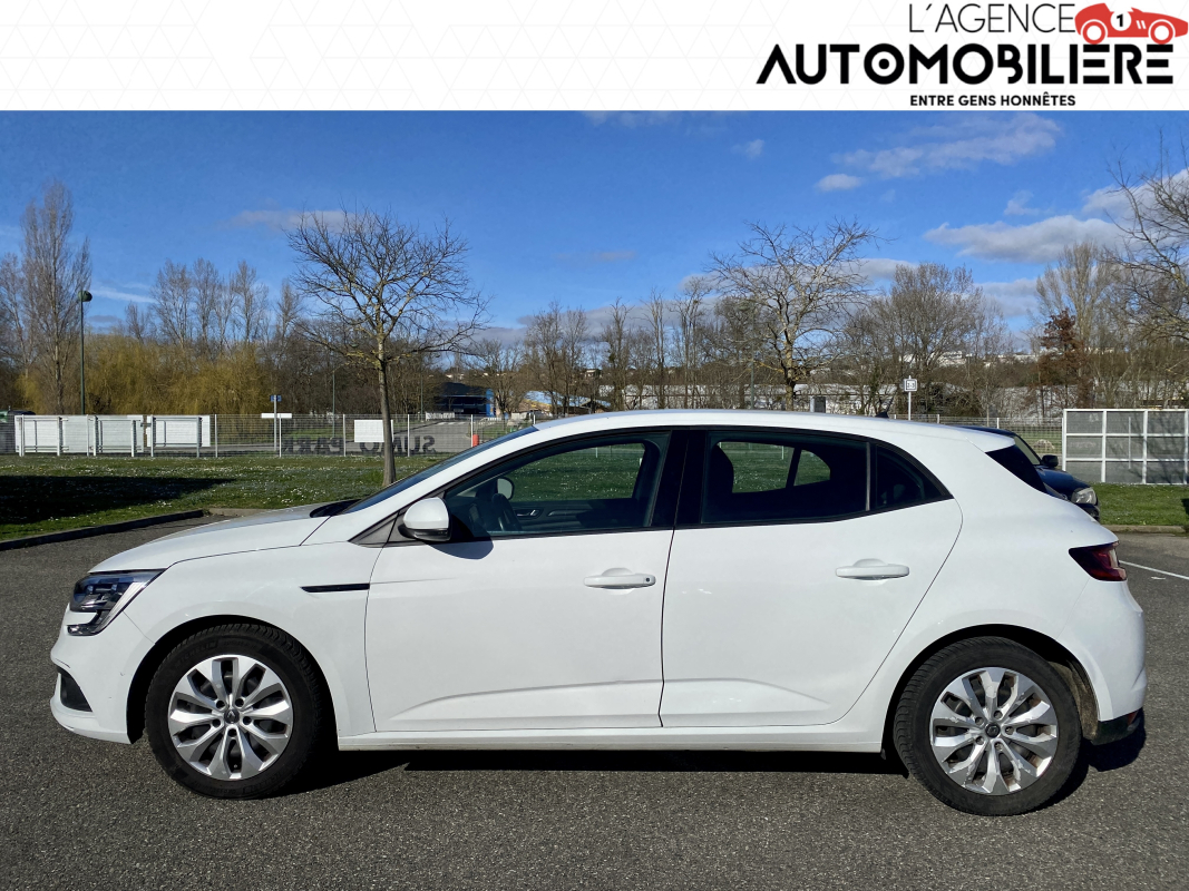 Renault Megane — 5