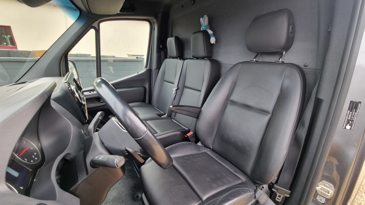 Mercedes Sprinter — 10