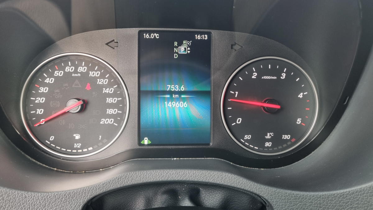 Mercedes Sprinter — 13