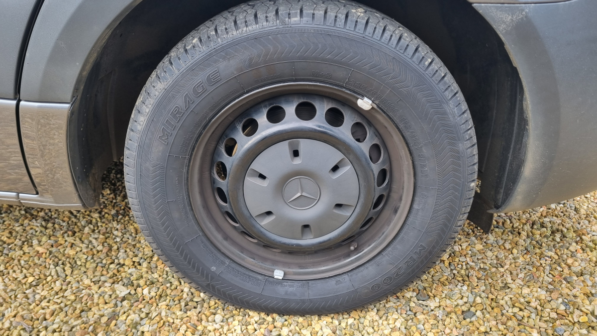 Mercedes Sprinter — 25