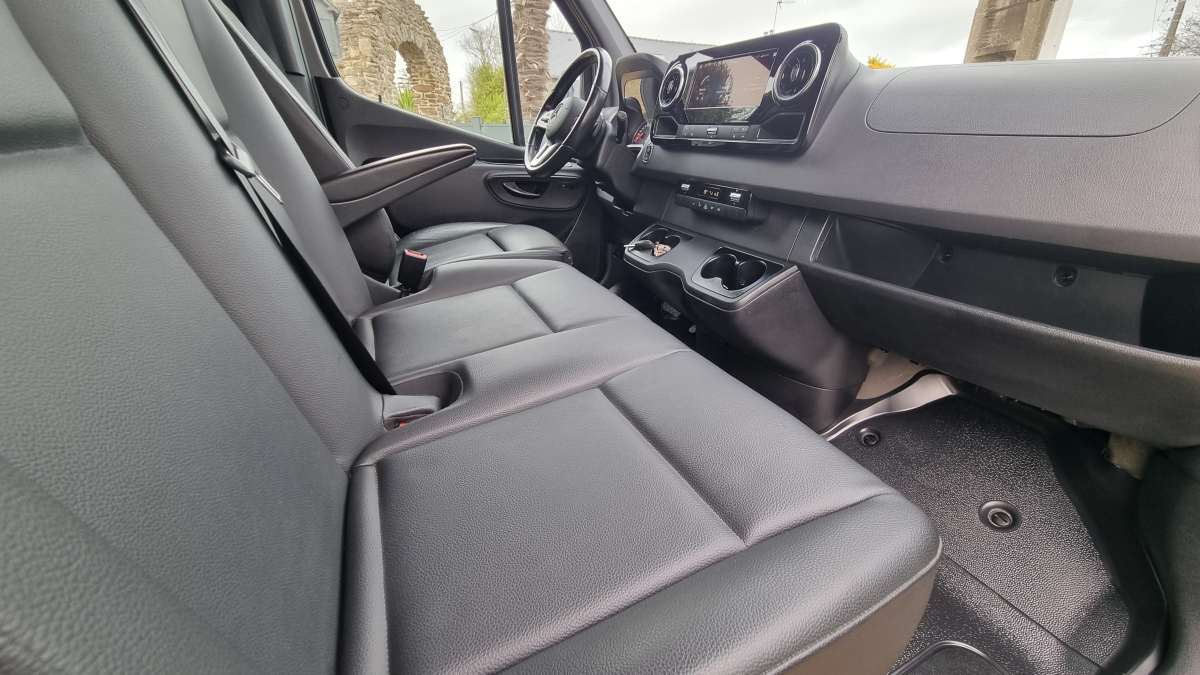 Mercedes Sprinter — 12