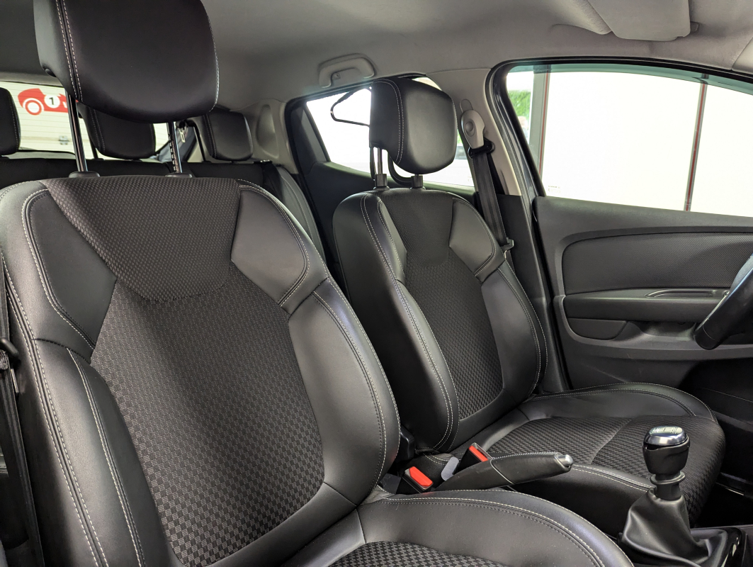 Renault Clio — 12