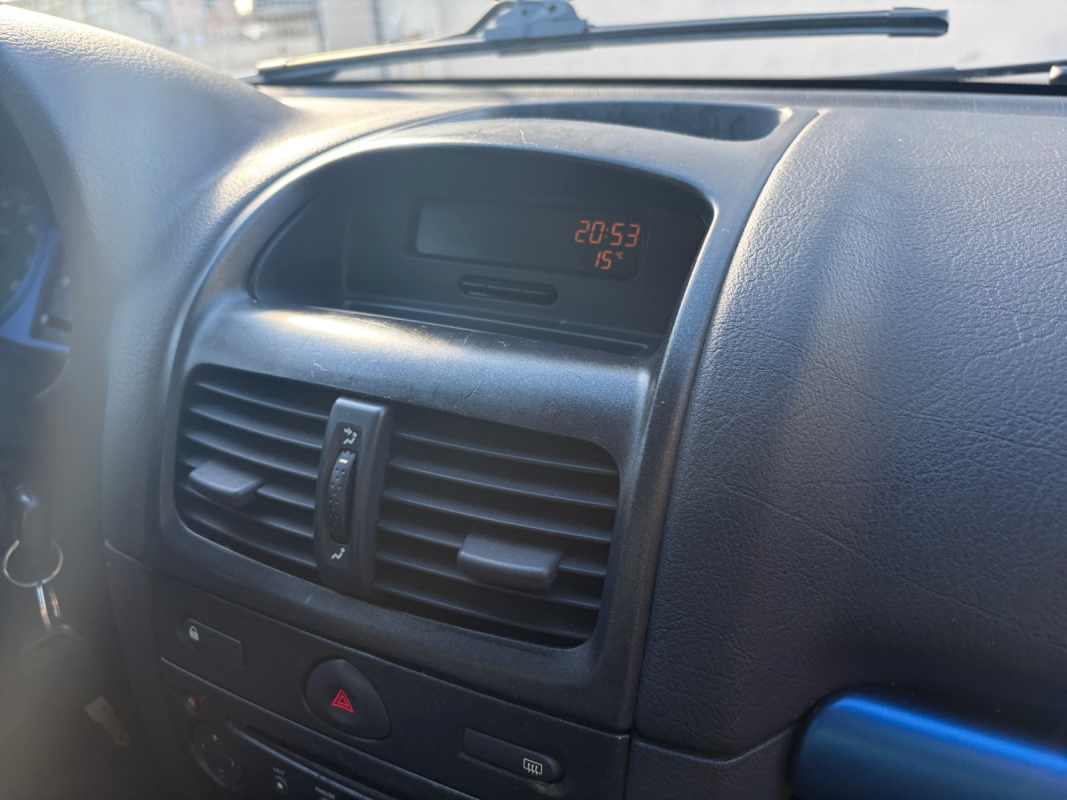 Renault Clio — 19