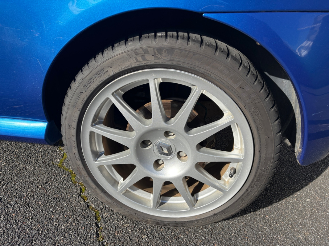 Renault Clio — 24