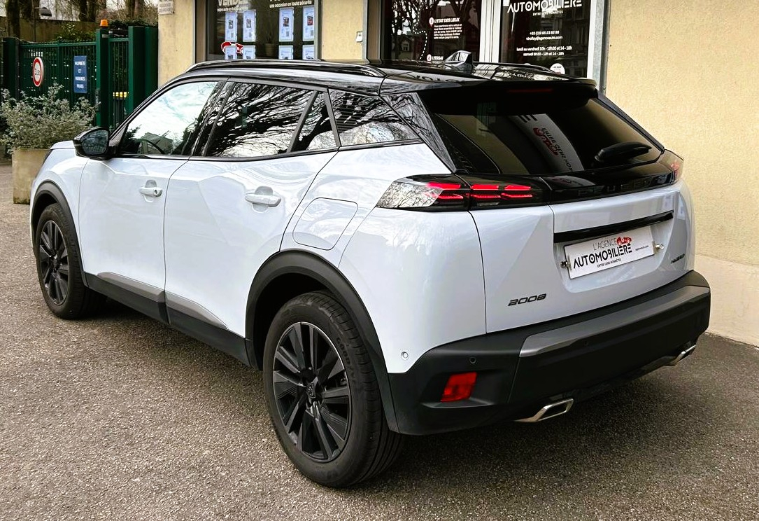 Peugeot 2008 — 4