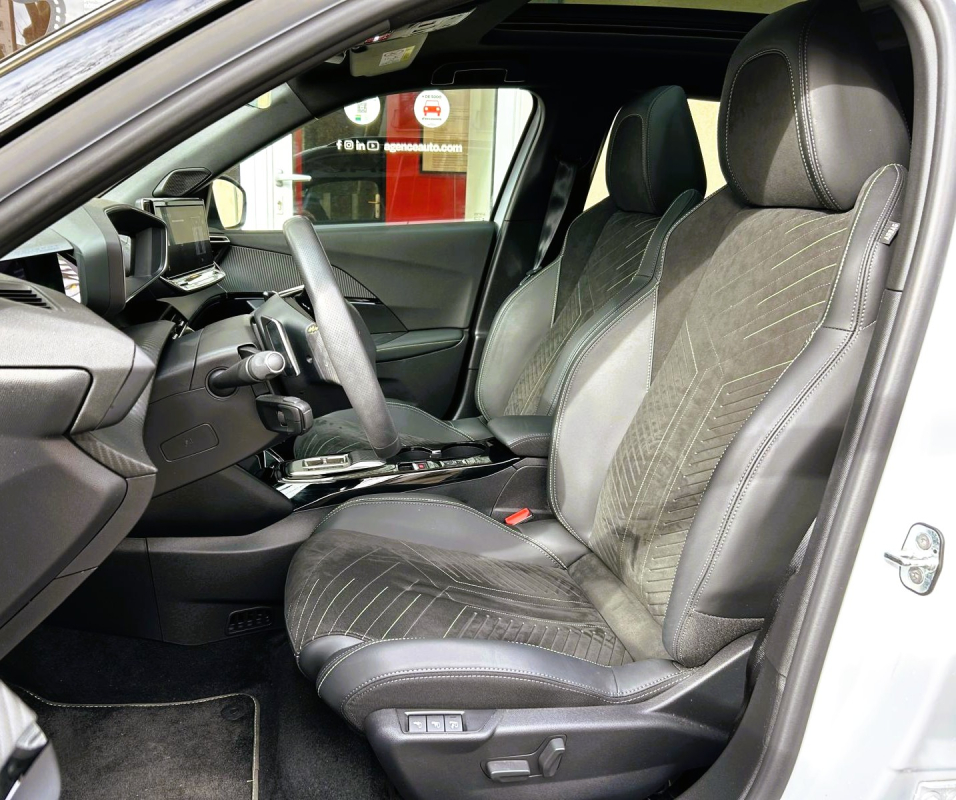 Peugeot 2008 — 10
