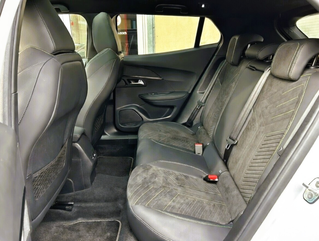 Peugeot 2008 — 11