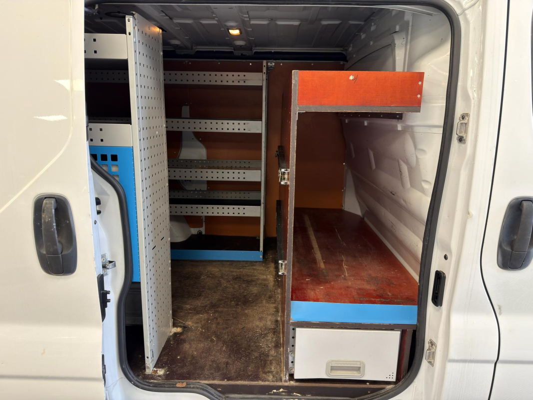 Renault Trafic — 30