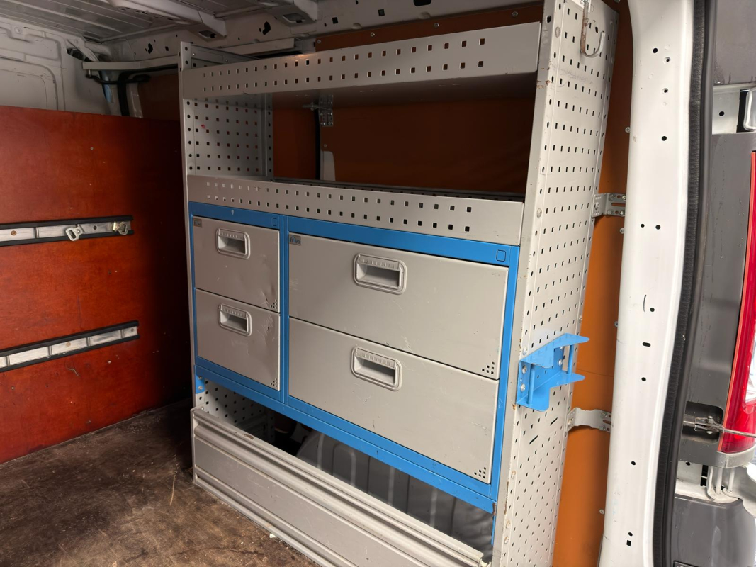 Renault Trafic — 28