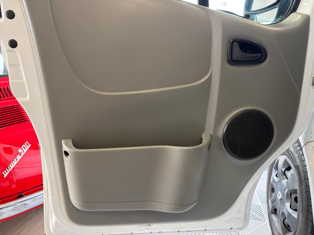 Renault Trafic — 21