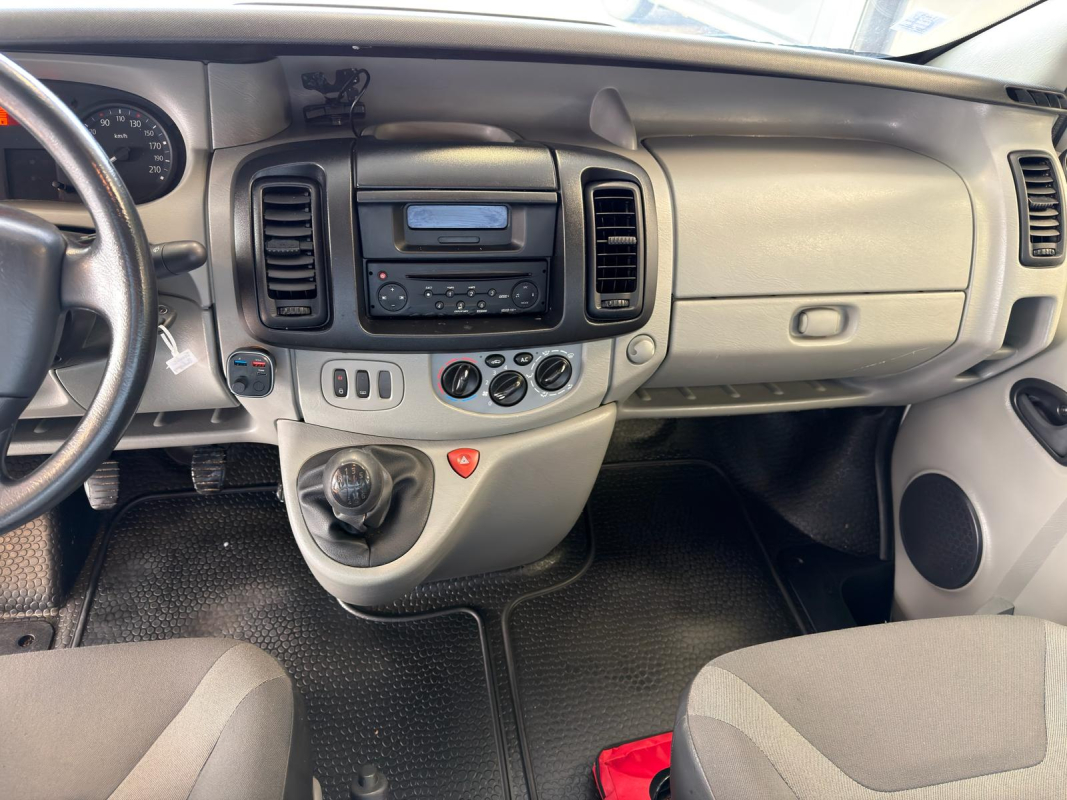 Renault Trafic — 15