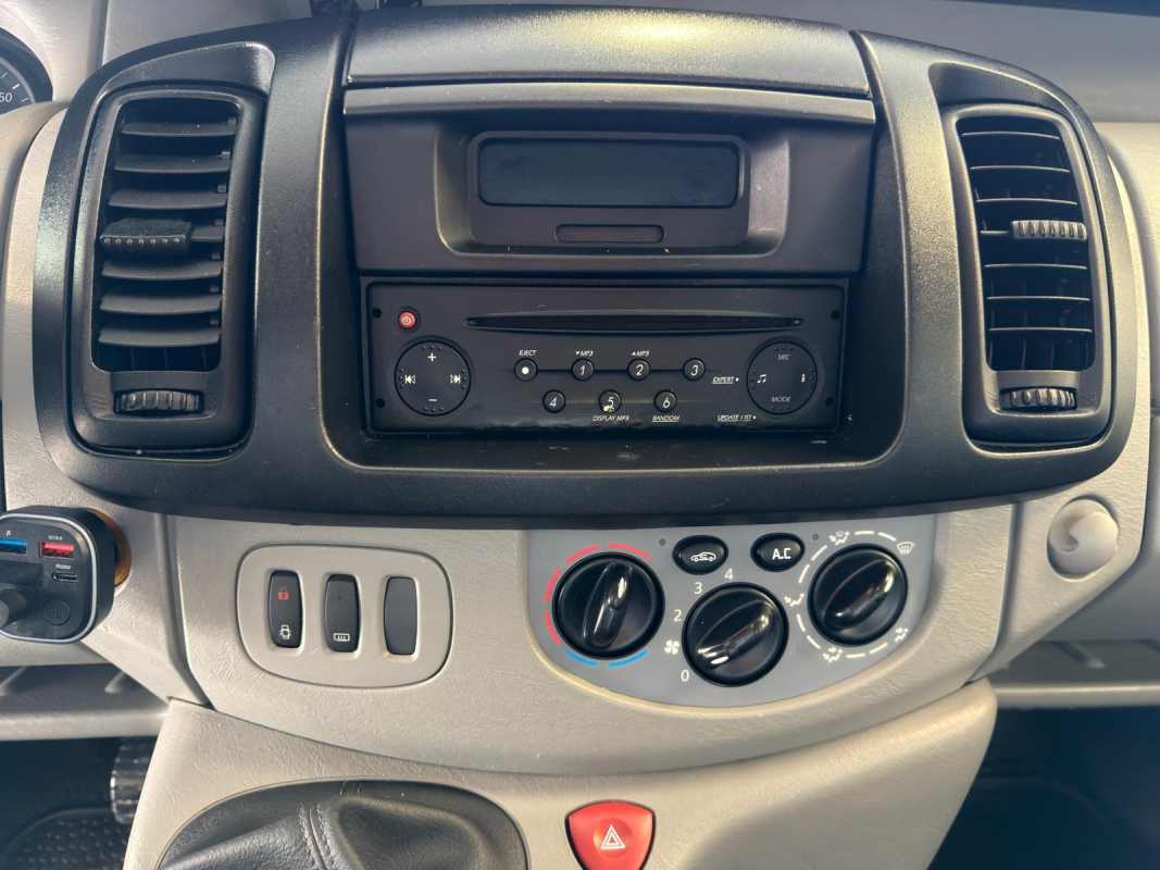 Renault Trafic — 17