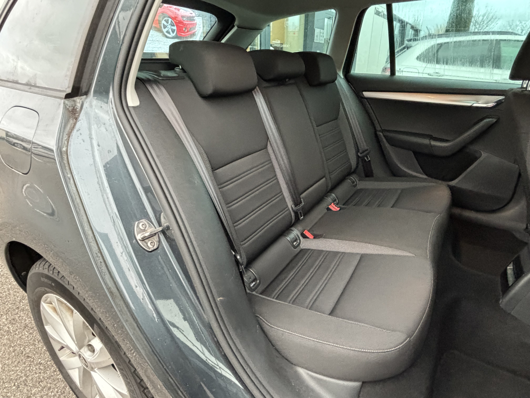 Skoda Octavia Combi — 13